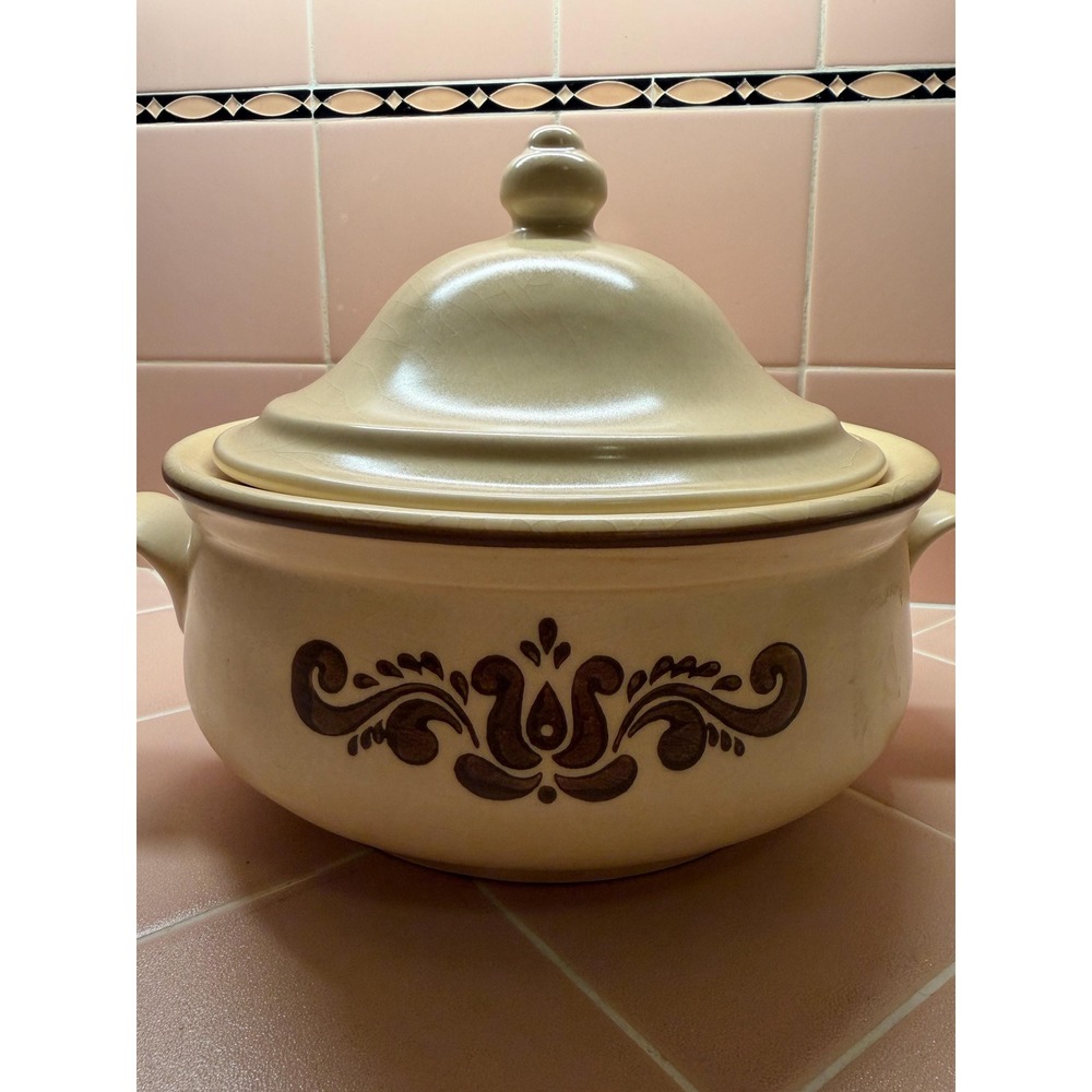 Vintage Pfaltzgraff Village Covered Casserole Dish 2 Qt Stoneware #6-315 USA